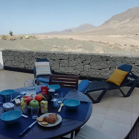 Pura Vida Playa Blanca (Lanzarote)